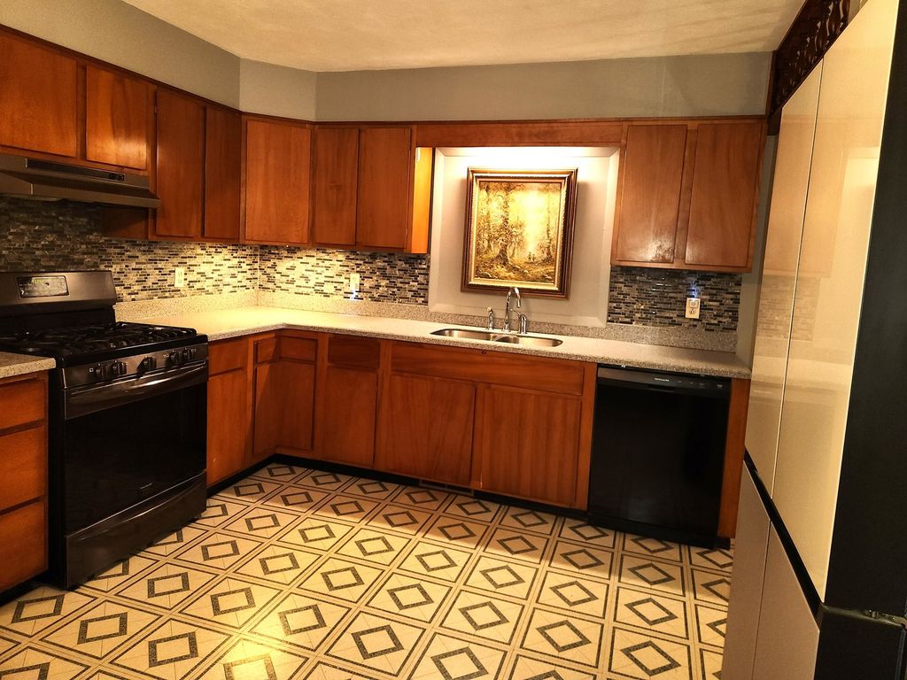Image 7 of property listing at 211 E Depew Street, Odin, IL 62870