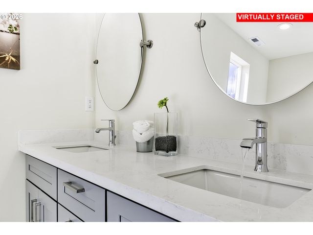 143 GASSMAN Rd, Castle Rock, WA 98611