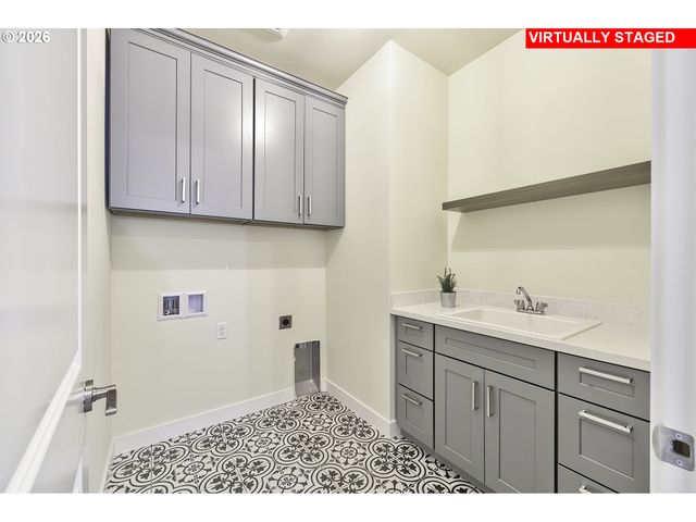 143 GASSMAN Rd, Castle Rock, WA 98611