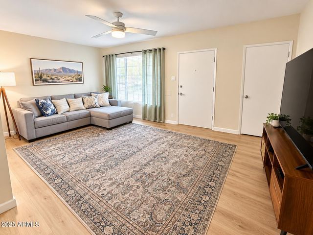 1831 E HUBBELL Street, Phoenix, AZ 85006