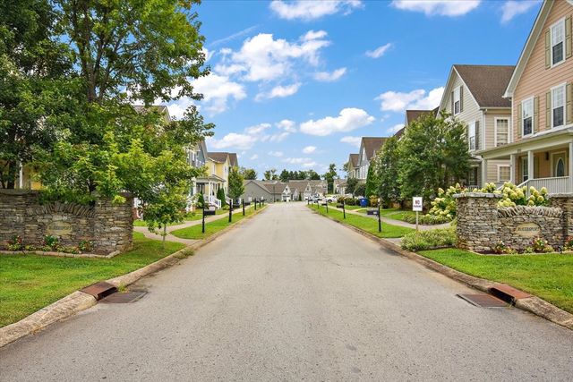 110 Daughters Ct, Shelbyville, TN 37160