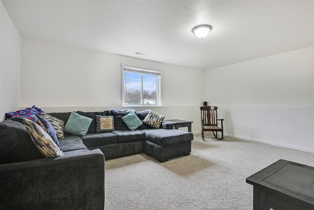 58640 Pond View Lane, Three Rivers, MI 49093