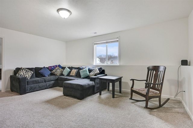 58640 Pond View Lane, Three Rivers, MI 49093