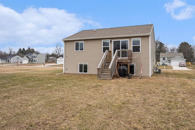 58640 Pond View Lane, Three Rivers, MI 49093