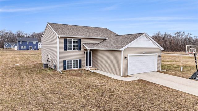 58640 Pond View Lane, Three Rivers, MI 49093