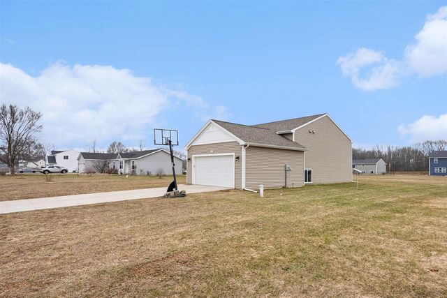 58640 Pond View Lane, Three Rivers, MI 49093