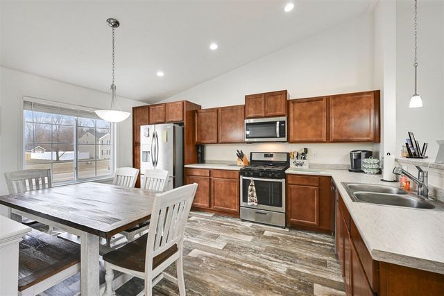 58640 Pond View Lane, Three Rivers, MI 49093