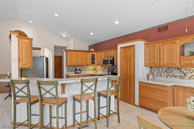 9418 Scottsdale Drive, Broadview Heights, OH 44147