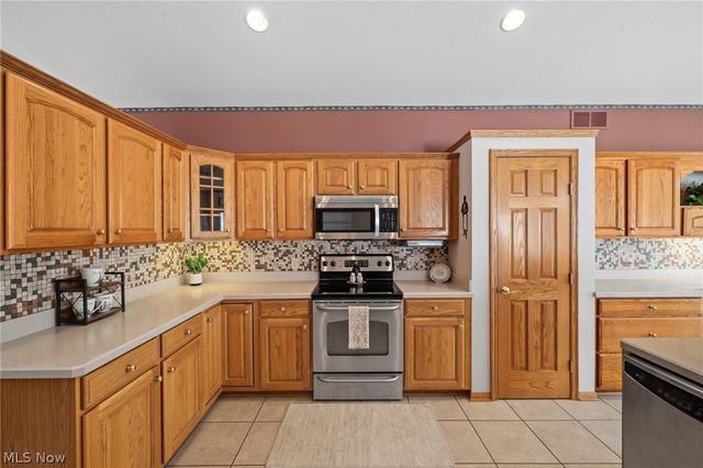 9418 Scottsdale Drive, Broadview Heights, OH 44147