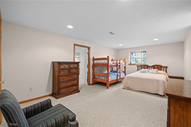 9418 Scottsdale Drive, Broadview Heights, OH 44147