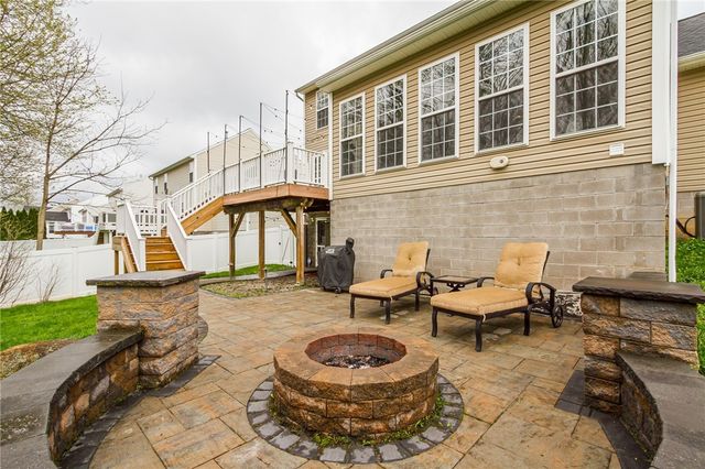 33 Chadwick Manor, Perinton, NY 14450