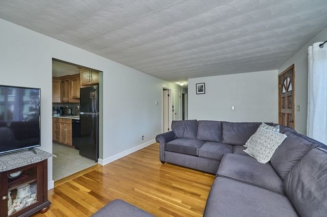 14 Woodside Terrace, Woburn, MA 01801