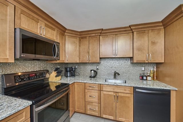 14 Woodside Terrace, Woburn, MA 01801