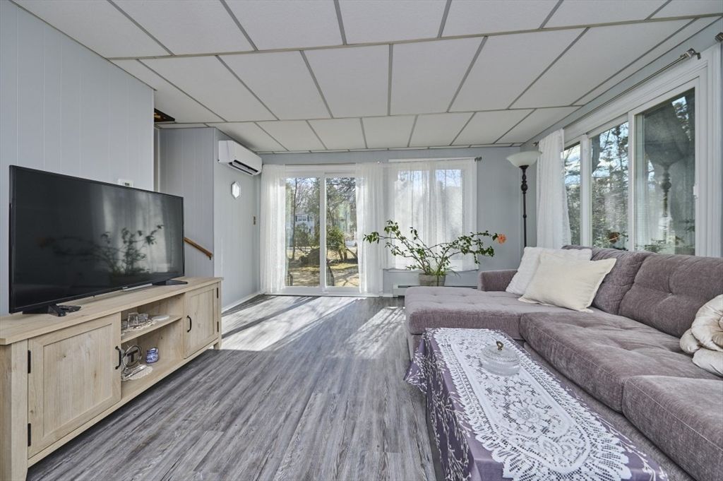 14 Woodside Terrace, Woburn, MA 01801