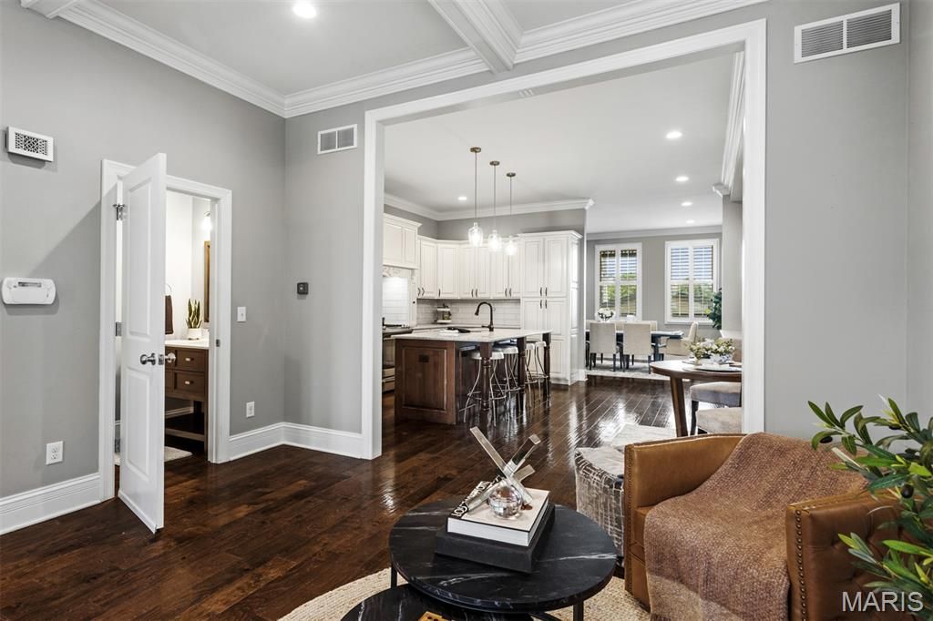 Image 17 of property listing at 1123 Kentucky Avenue, St Louis, MO 63110