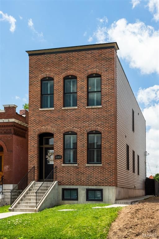 Image 5 of property listing at 1123 Kentucky Avenue, St Louis, MO 63110
