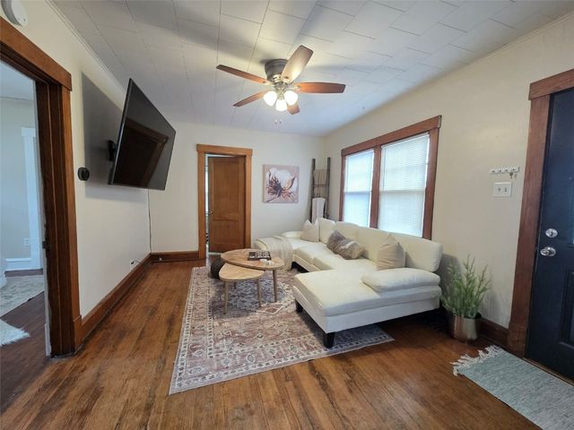 1522 J Avenue NE, Cedar Rapids, IA 52402