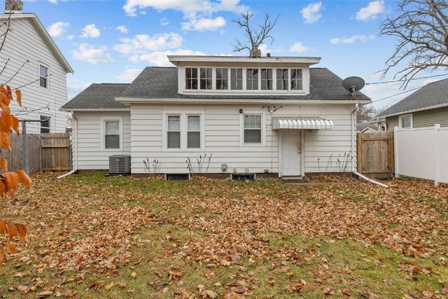 1522 J Avenue NE, Cedar Rapids, IA 52402