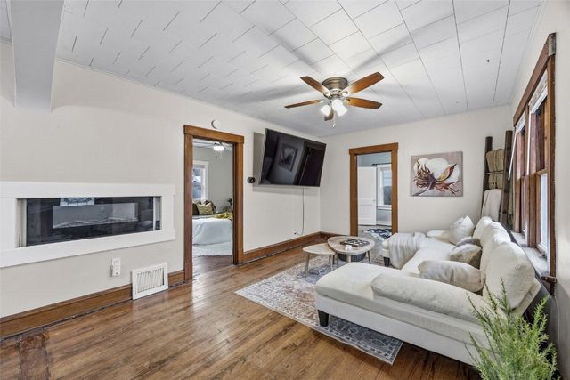 1522 J Avenue NE, Cedar Rapids, IA 52402