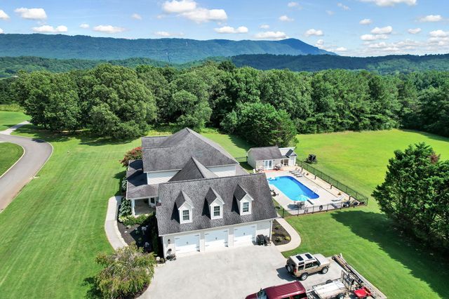 150 Hunters Way, Benton, TN 37307