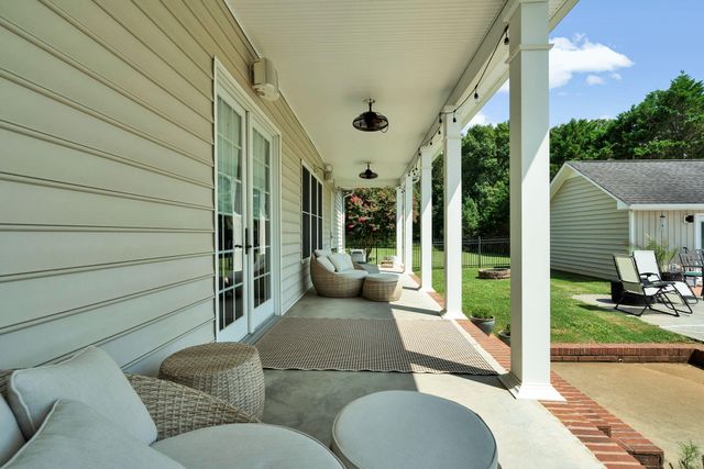 150 Hunters Way, Benton, TN 37307