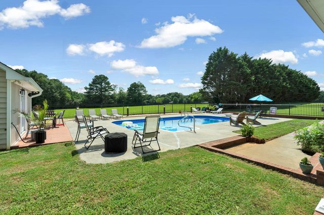 150 Hunters Way, Benton, TN 37307