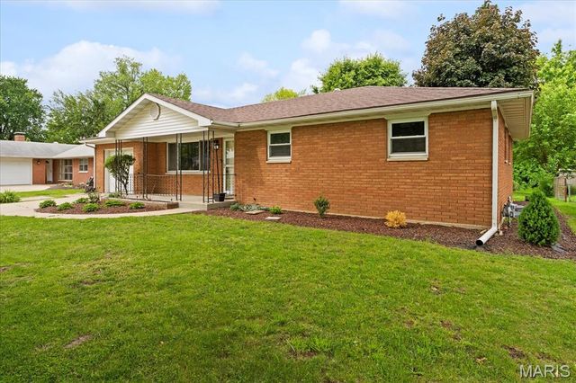 13 Joseph Drive, Fairview Heights, IL 62208