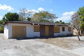 1620 SE Apache Avenue, Stuart, FL 34994