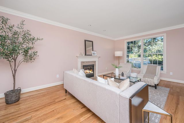 235 Country Club Lane, Charleston, SC 29412