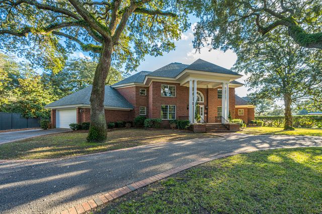 235 Country Club Lane, Charleston, SC 29412