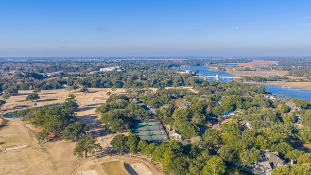 235 Country Club Lane, Charleston, SC 29412