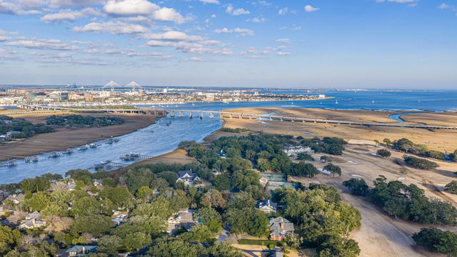 235 Country Club Lane, Charleston, SC 29412