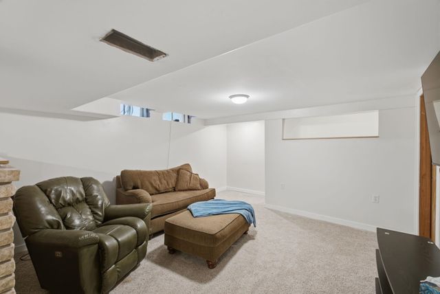 1638 N Meridian Ave, Wichita, KS 67203