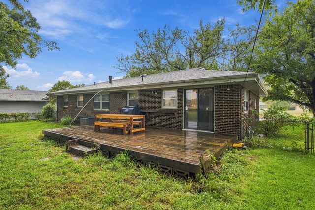 1638 N Meridian Ave, Wichita, KS 67203
