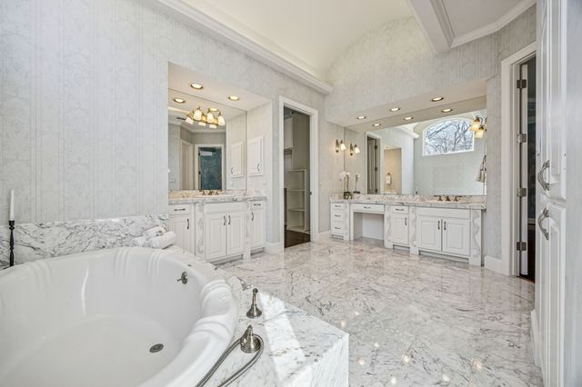 370 Oakwood Trail, Fairview, TX 75069