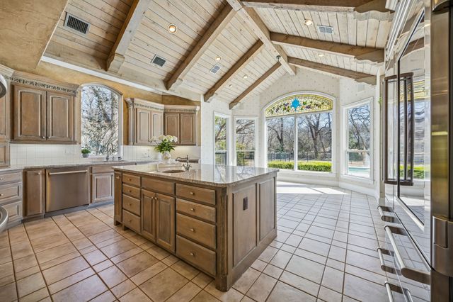 370 Oakwood Trail, Fairview, TX 75069