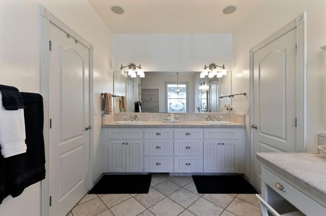 511 Surrey Ln, Murphys, CA 95247