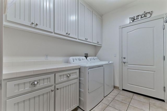 511 Surrey Ln, Murphys, CA 95247