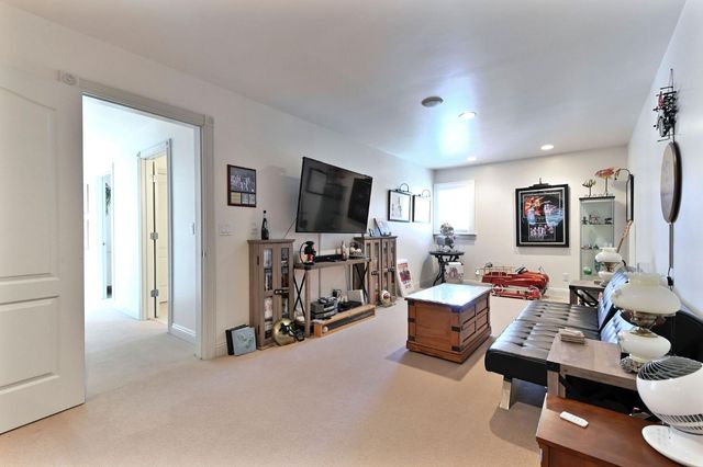 511 Surrey Ln, Murphys, CA 95247