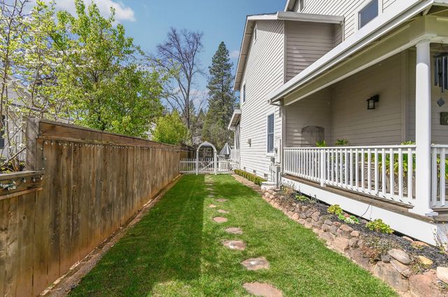 511 Surrey Ln, Murphys, CA 95247