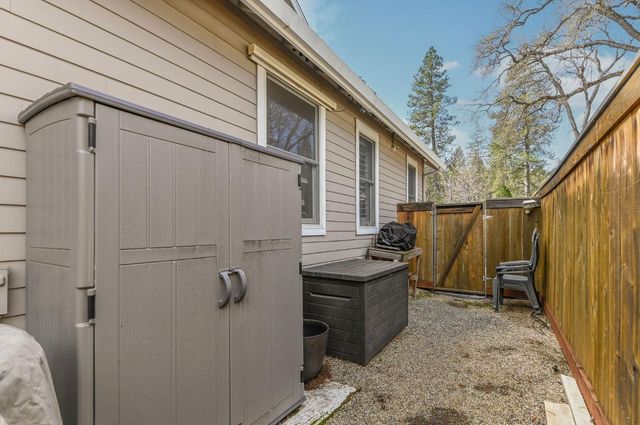 511 Surrey Ln, Murphys, CA 95247