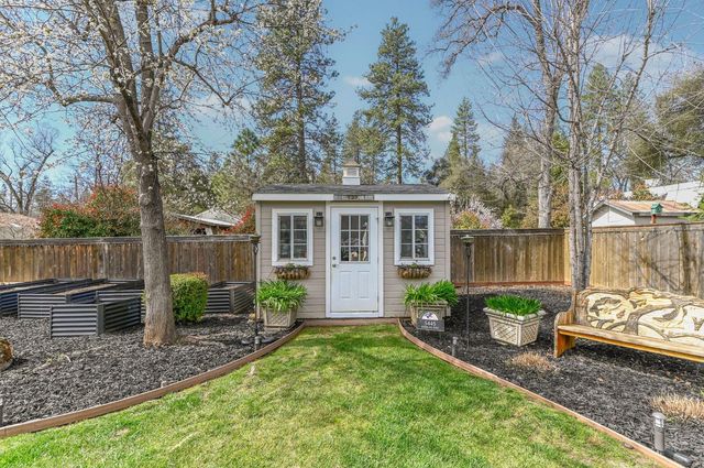 511 Surrey Ln, Murphys, CA 95247