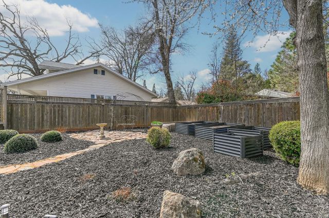 511 Surrey Ln, Murphys, CA 95247