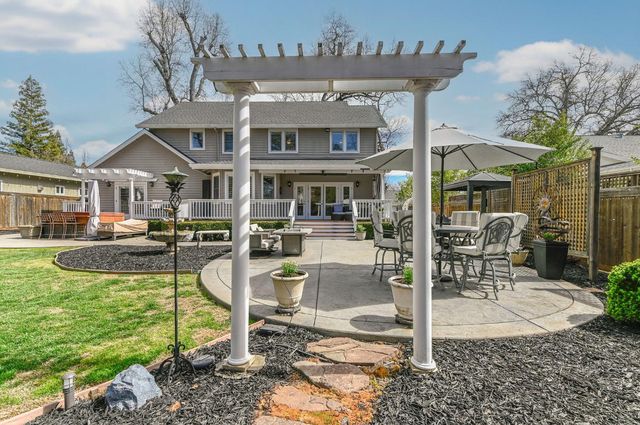 511 Surrey Ln, Murphys, CA 95247