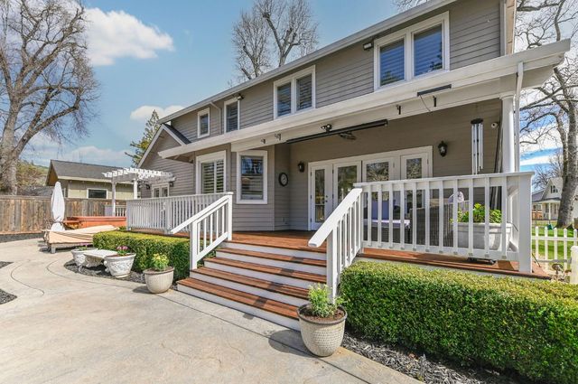 511 Surrey Ln, Murphys, CA 95247