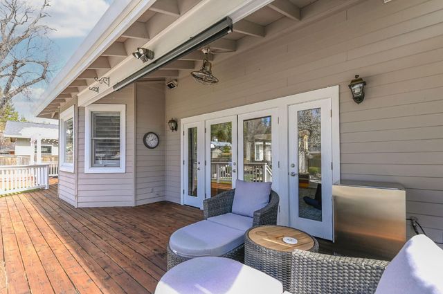 511 Surrey Ln, Murphys, CA 95247