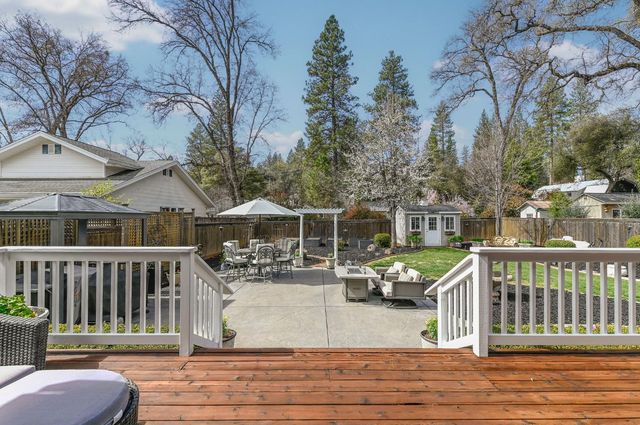 511 Surrey Ln, Murphys, CA 95247