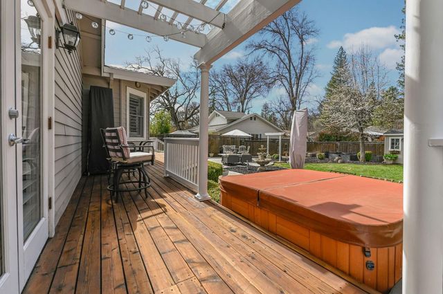 511 Surrey Ln, Murphys, CA 95247