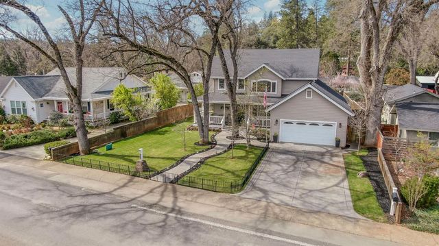 511 Surrey Ln, Murphys, CA 95247