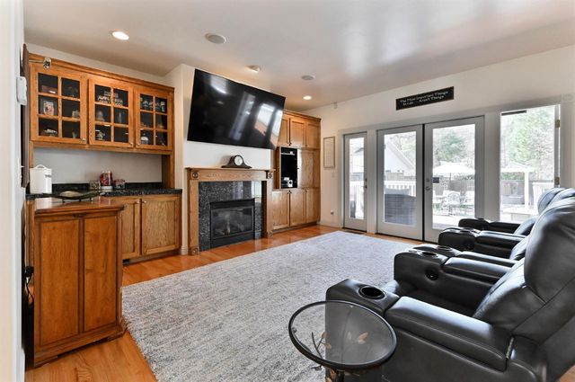 511 Surrey Ln, Murphys, CA 95247